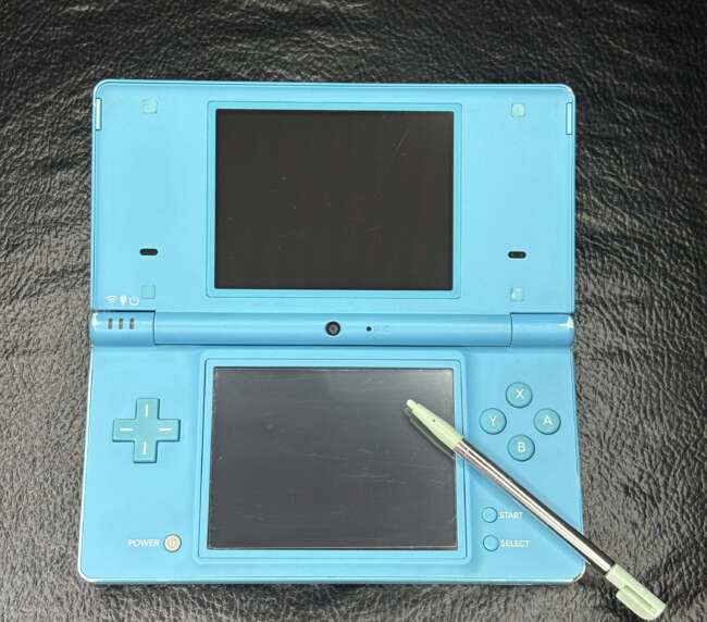 Nintendo DSi original color light blue